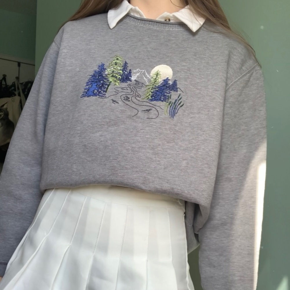 Vintage Embroidered Gray Crewneck